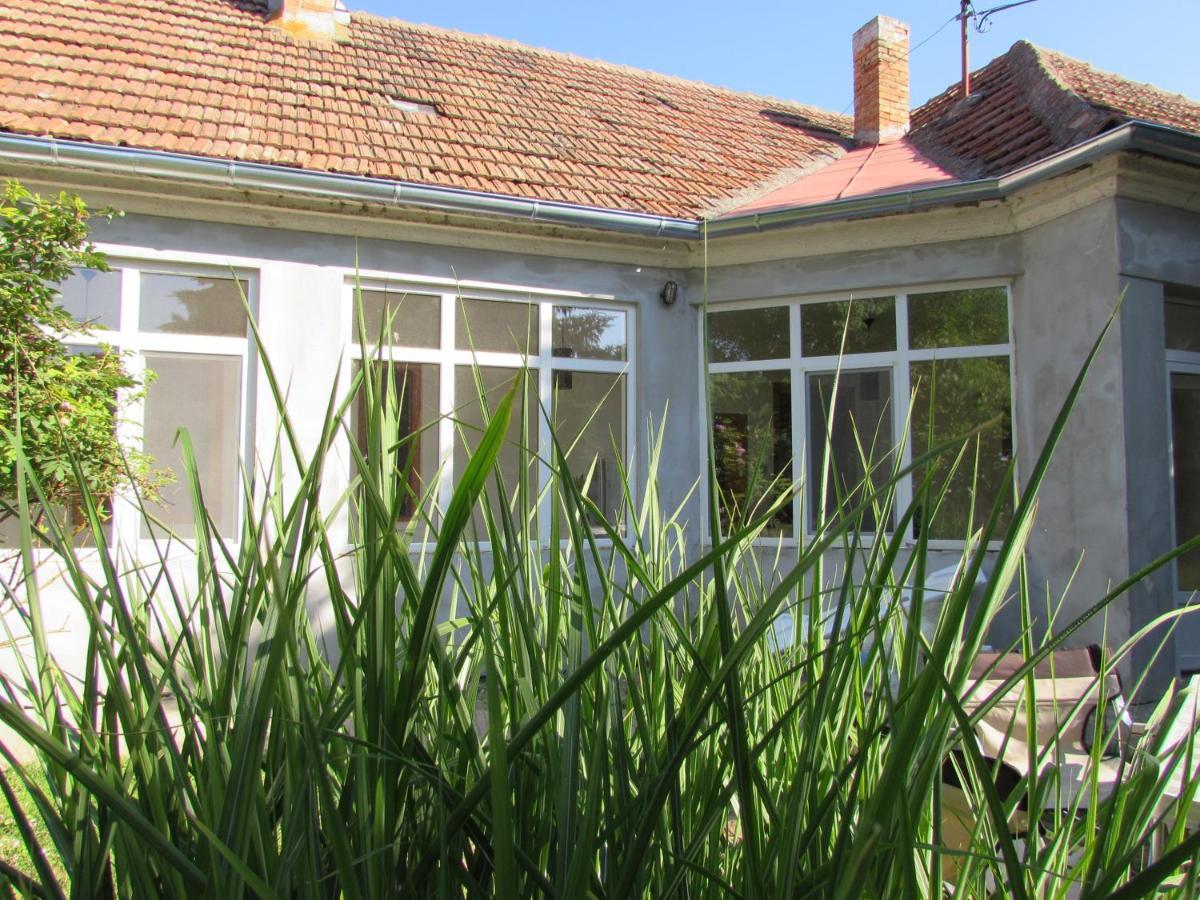 Bara Haz Villa Tvrdosovce Ngoại thất bức ảnh